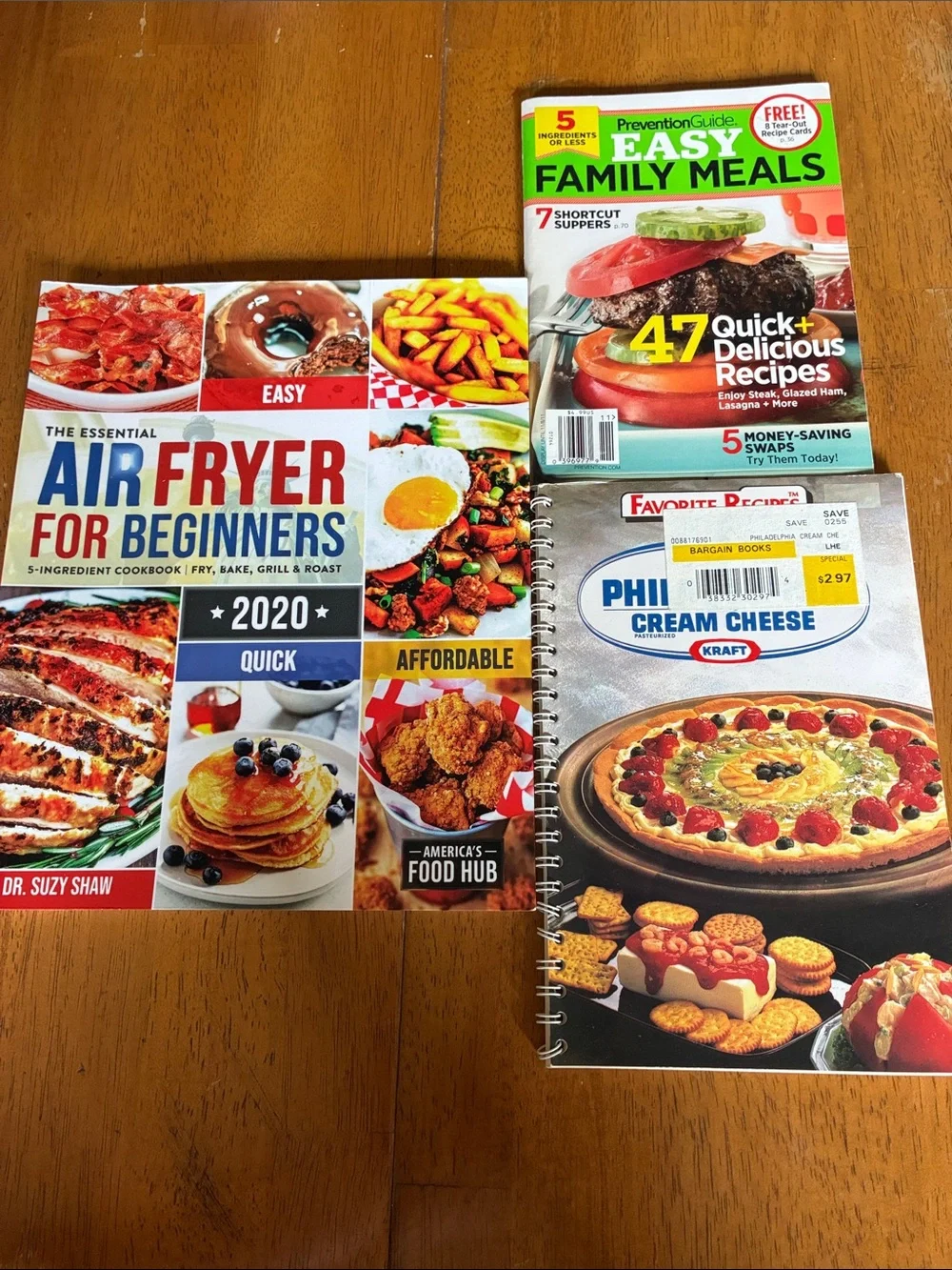 Lot of 3 cookbooks- Air Fryer for Beginners - Philadelphia cream cheese